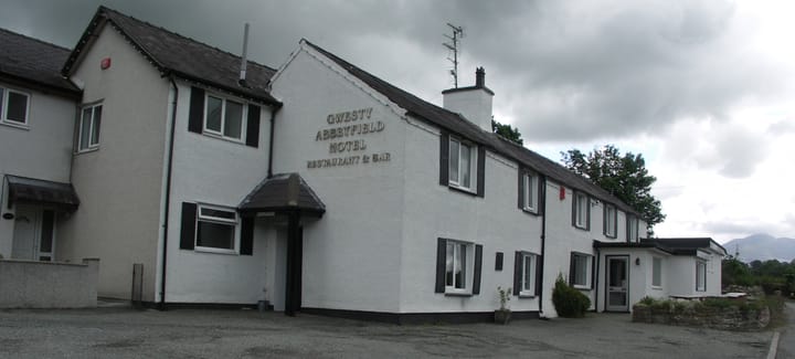 Where to stay near the New Legacy School