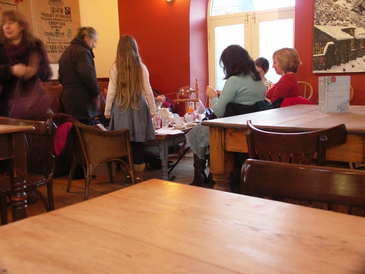 Walking to work - space between home and the workshop