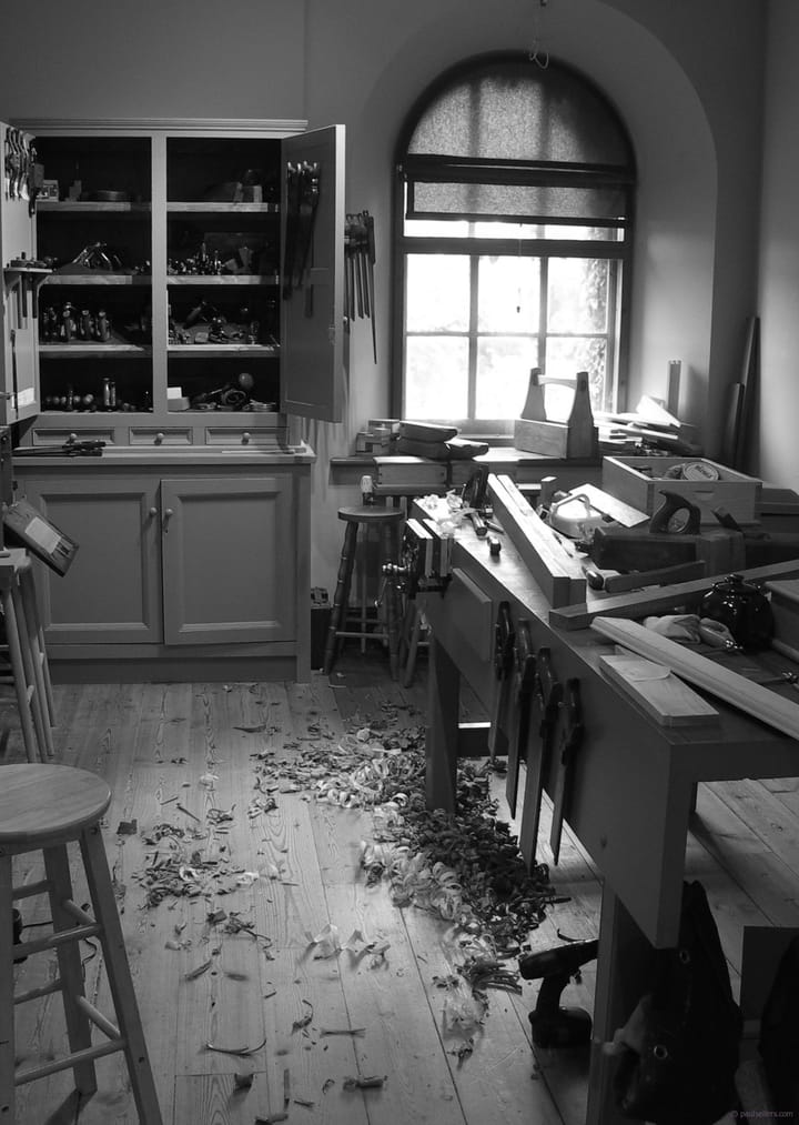 Bench-centring deindustrialisation