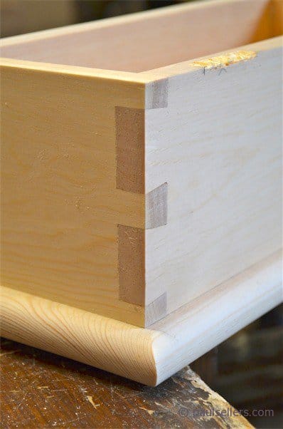 Gauge lines on dovetails