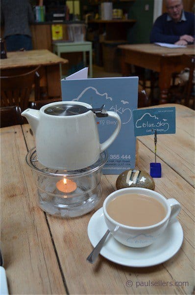 Legs, Blueskies and textured life