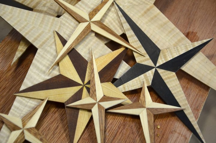 Making a Shining Star for Christmas Decor