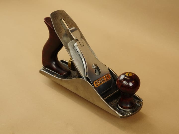 Bevel-up in a bevel-down plane? Questions on planes series