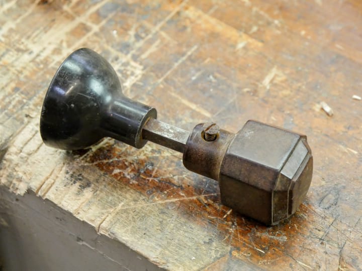 Upcycled Door Knob Makes a Plane-iron Screwdriver