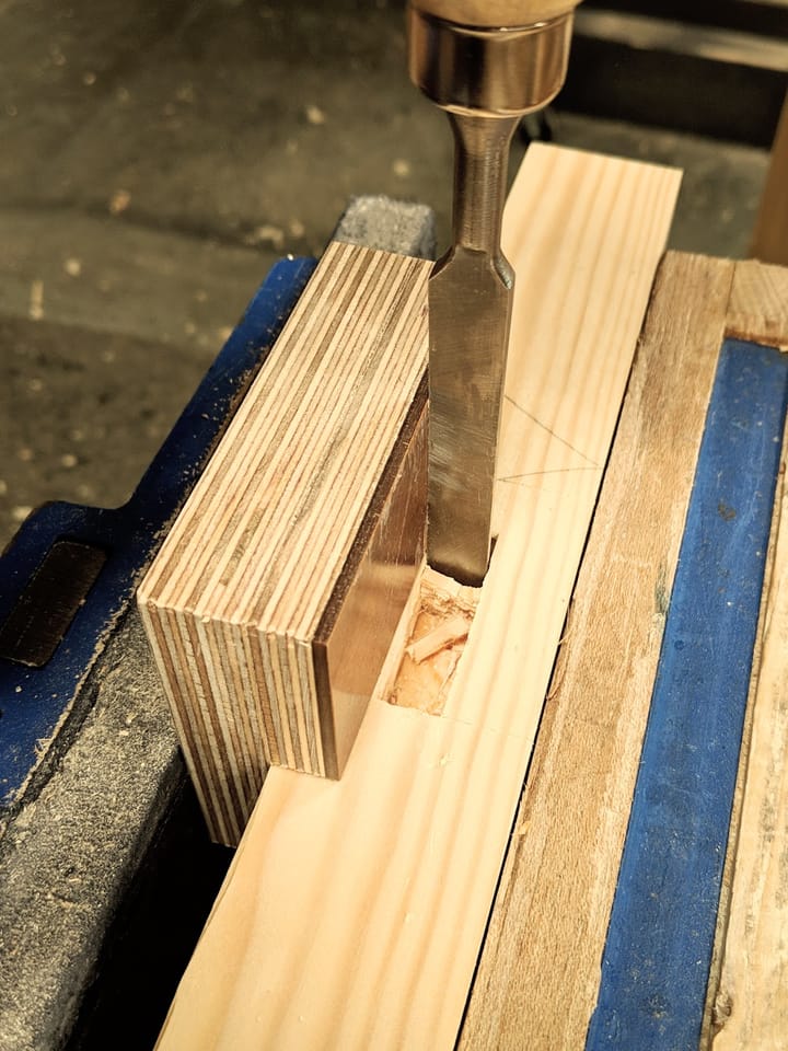 Handworking Housing Dadoes